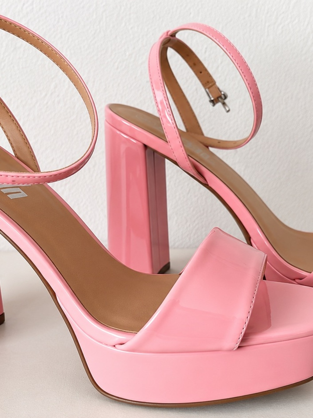 SheIn pink platform heels in excellent condition